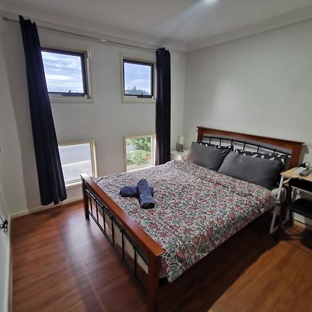 Apartamento Shared House With Other Guests Near Shopping Center And Theme Parks Gold Coast Exterior foto