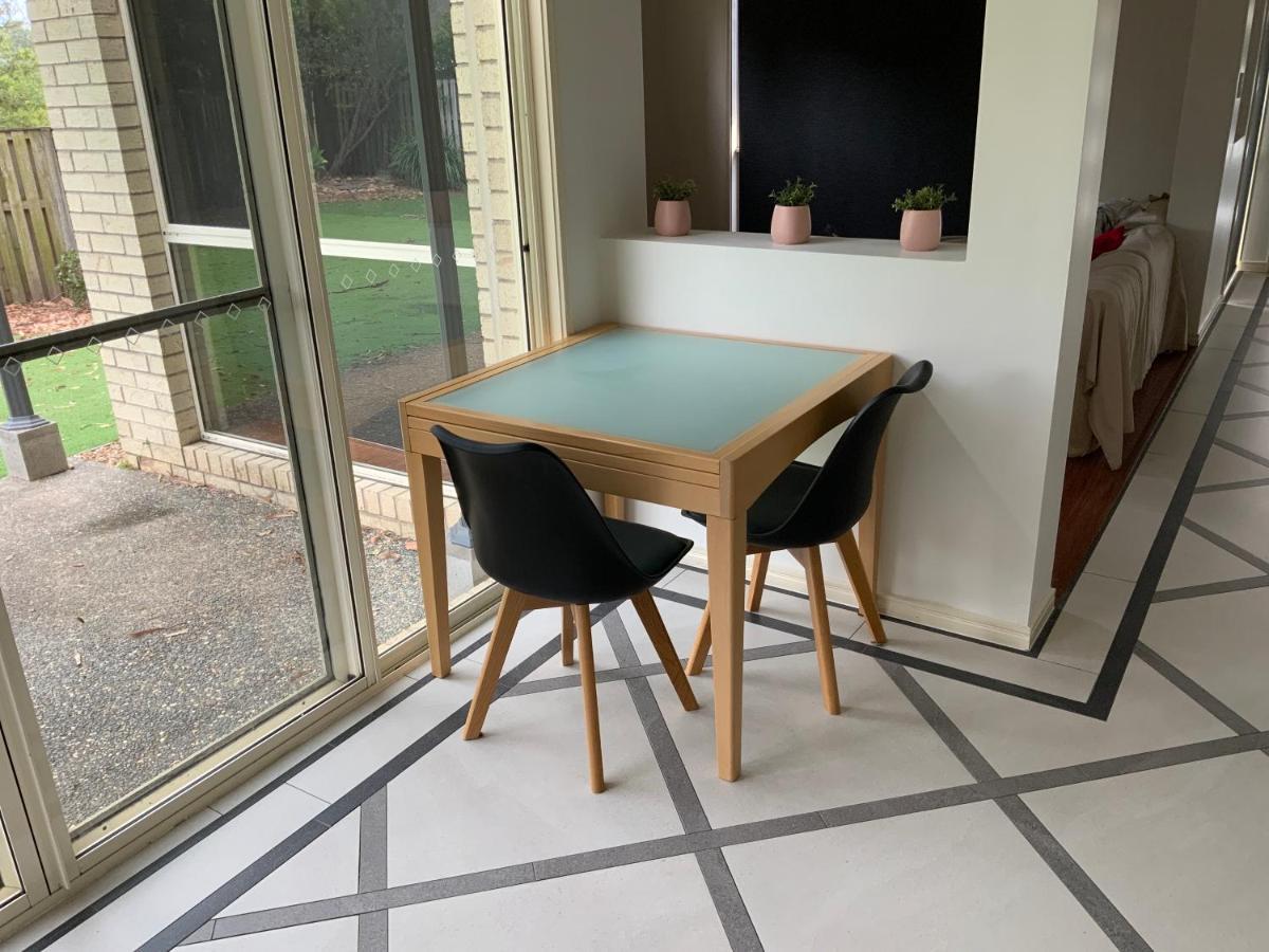 Apartamento Shared House With Other Guests Near Shopping Center And Theme Parks Gold Coast Exterior foto