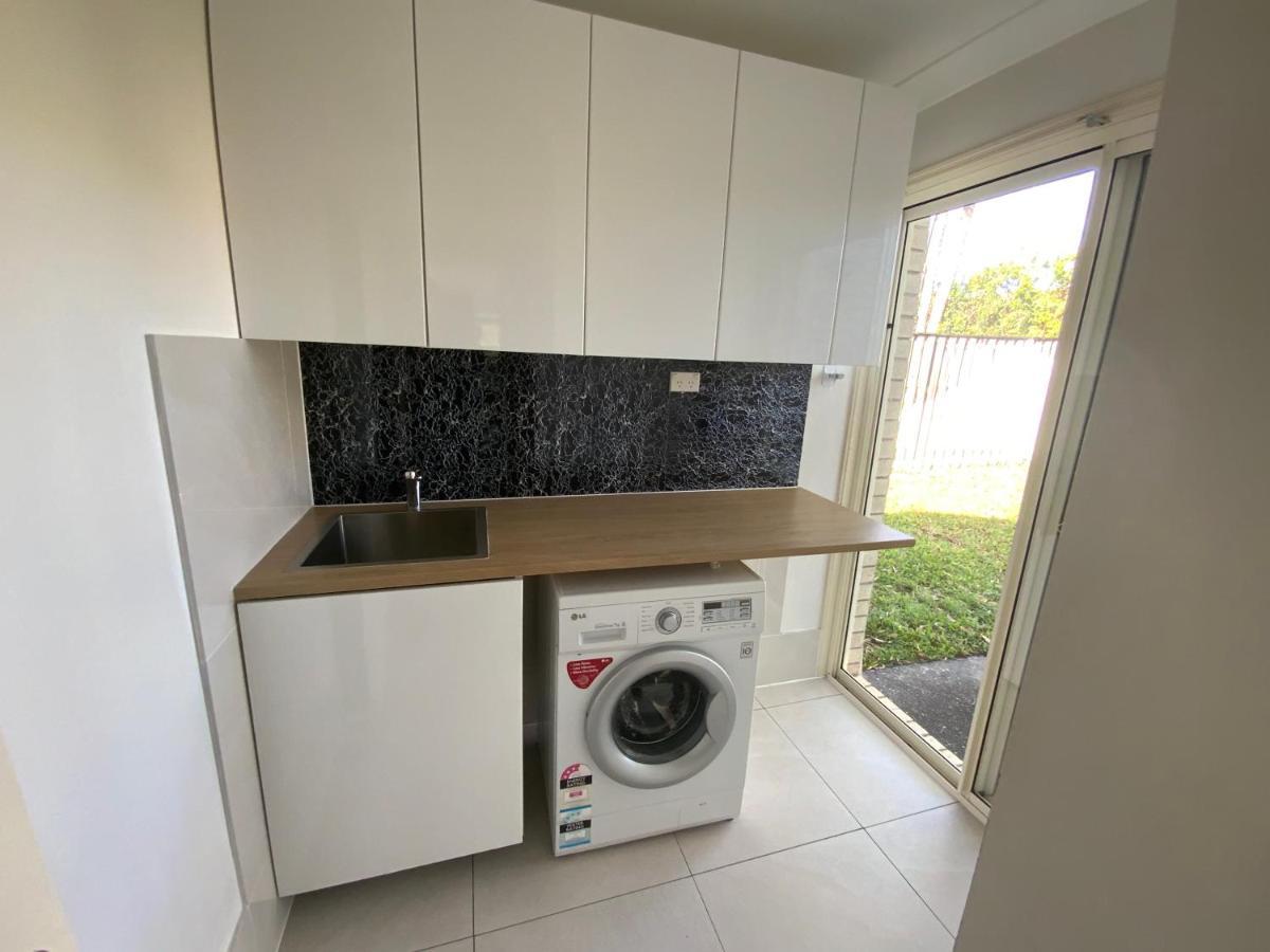 Apartamento Shared House With Other Guests Near Shopping Center And Theme Parks Gold Coast Exterior foto