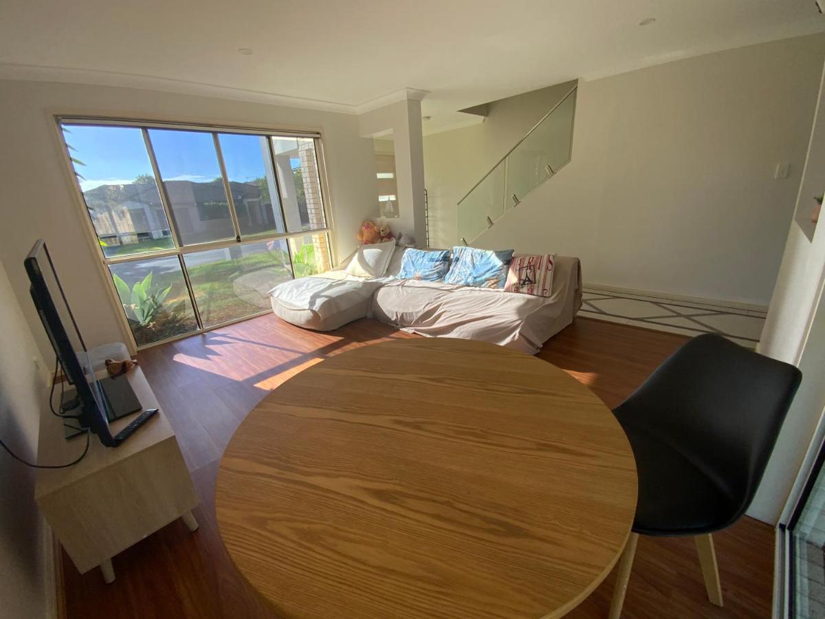 Apartamento Shared House With Other Guests Near Shopping Center And Theme Parks Gold Coast Exterior foto