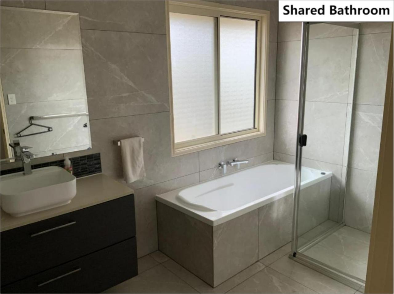 Apartamento Shared House With Other Guests Near Shopping Center And Theme Parks Gold Coast Exterior foto