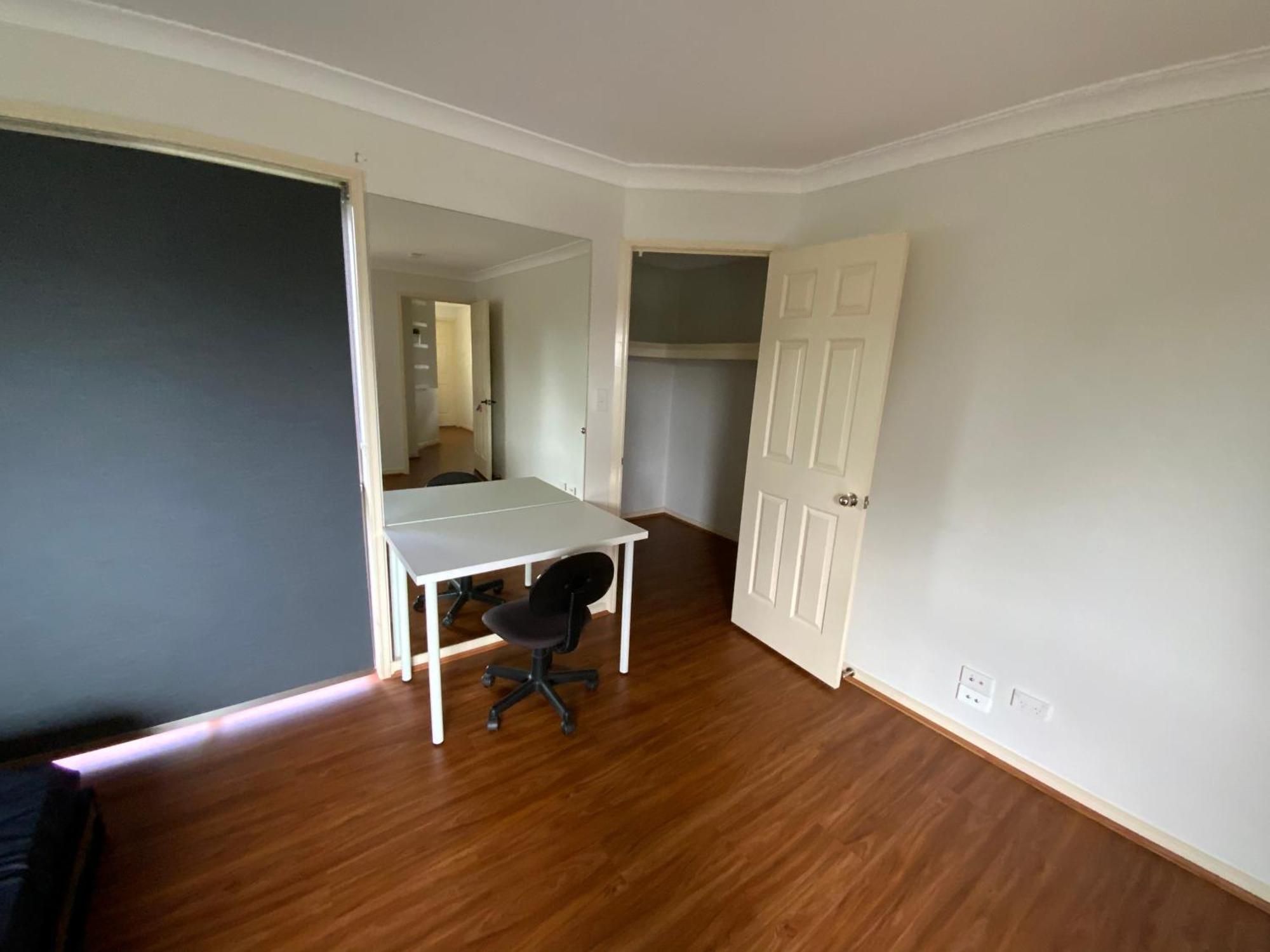 Apartamento Shared House With Other Guests Near Shopping Center And Theme Parks Gold Coast Habitación foto